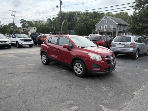 Used 2015 Chevrolet Trax LS w/ LPO, Protection Package FWD image 4