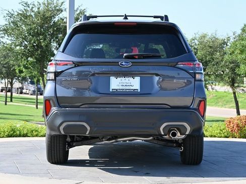 New 2025 Subaru Forester Limited w/ Popular Package image 4