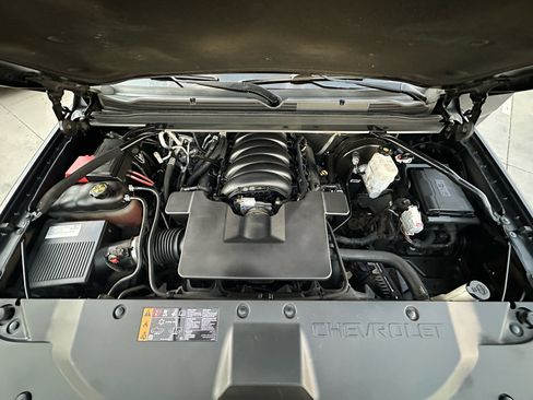 Used 2019 Chevrolet Suburban LT image 59