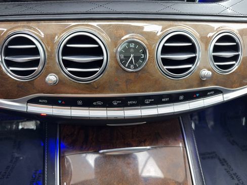Used 2014 Mercedes-Benz S 550 Sedan w/ Sport Package image 28