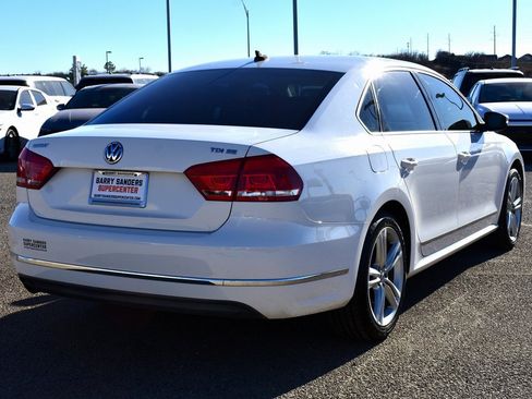 Used 2013 Volkswagen Passat TDI SE image 3