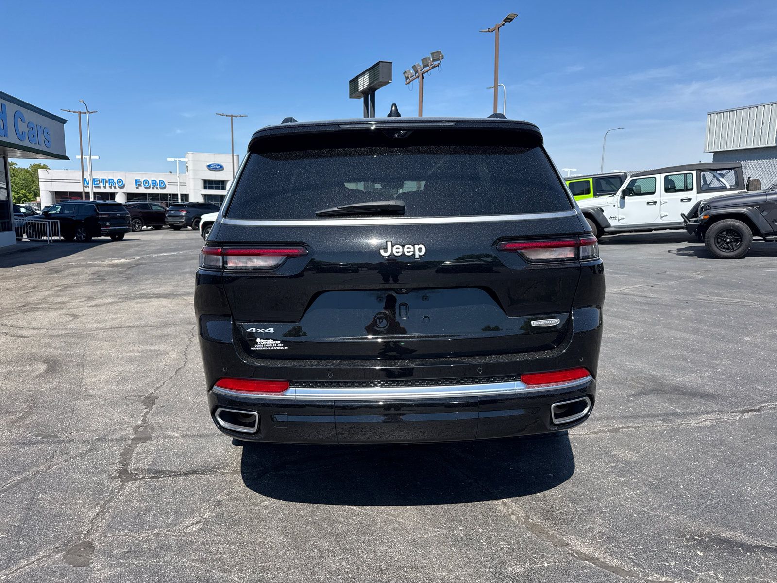 Used 2024 Jeep Grand Cherokee L Summit AWD/4WD image 4