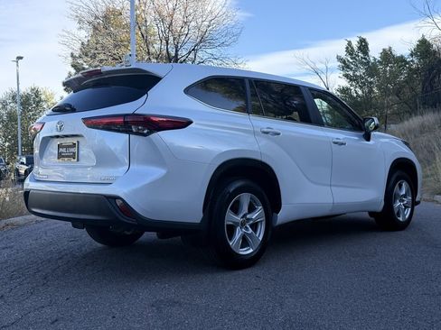 Used 2023 Toyota Highlander LE image 7