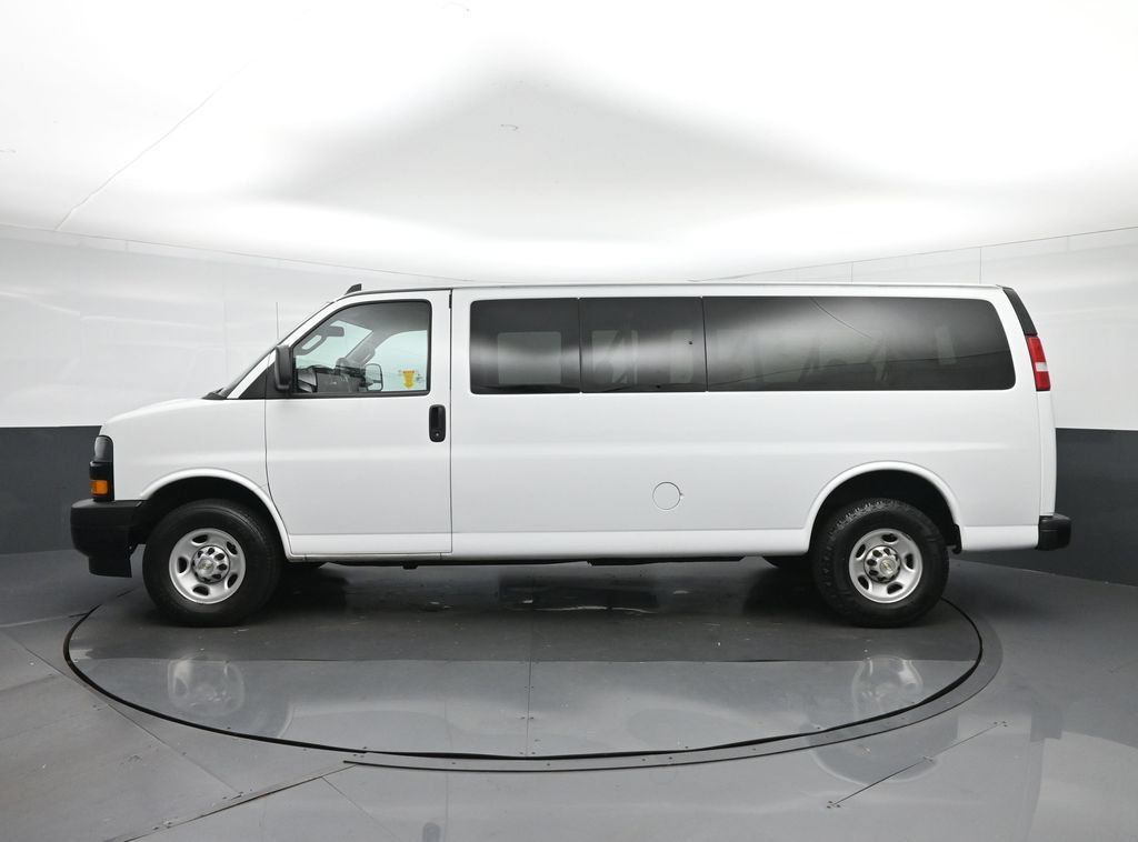 Used 2023 Chevrolet Express 3500 LS RWD image 4