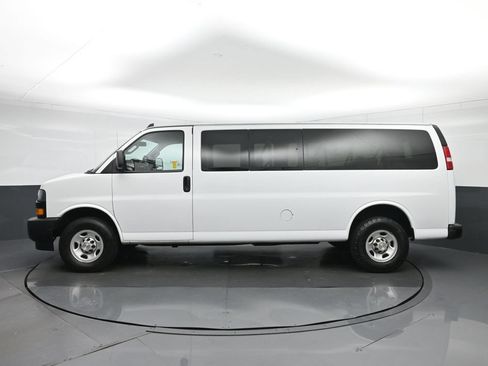 Used 2023 Chevrolet Express 3500 LS RWD image 4