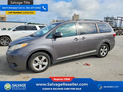 Used 2017 Toyota Sienna LE