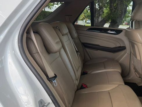 Used 2015 Mercedes-Benz ML 350 4MATIC w/ Premium 1 Package image 31