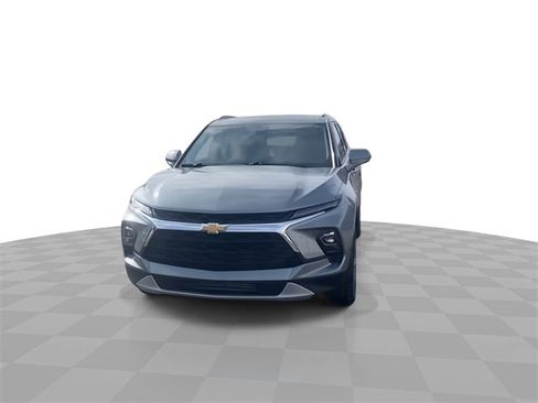 Certified 2025 Chevrolet Blazer LT w/ Convenience Package image 3