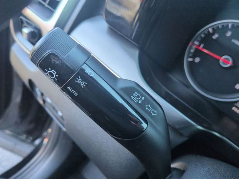 Used 2022 Kia Sorento LX image 25