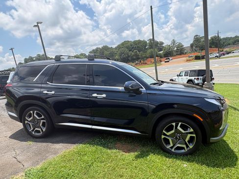 Used 2023 Hyundai Palisade Limited FWD image 5