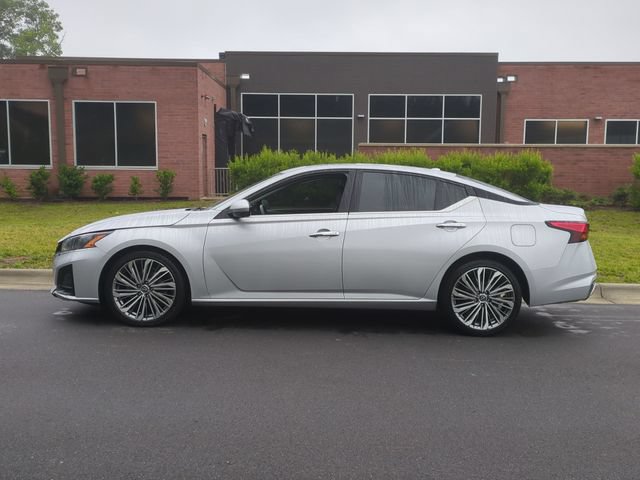 Used 2023 Nissan Altima 2.5 SL FWD image 10