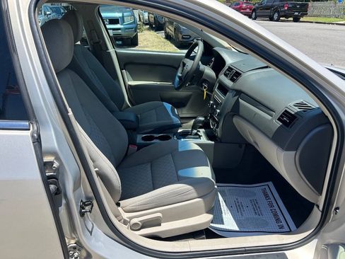 Used 2010 Ford Fusion SE FWD image 20
