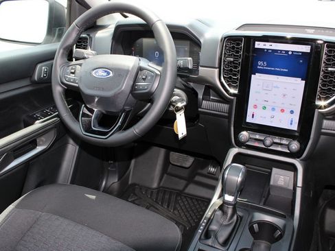Used 2025 Ford Ranger XLT w/ FX4 Off-Road Package AWD/4WD image 8
