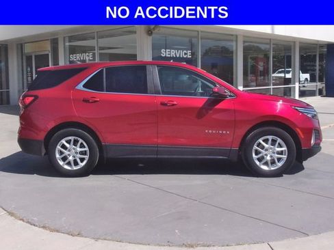 Used 2024 Chevrolet Equinox LT w/ LPO, Floor Liner Package FWD image 2