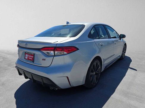 Used 2024 Toyota Corolla SE FWD image 3