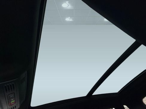 Used 2024 Volkswagen Tiguan SEL R-Line image 14