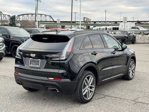 Used 2023 Cadillac XT4 Sport w/ Technology Package image 5