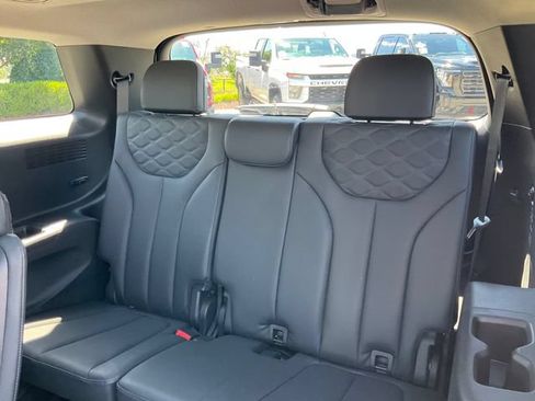 Used 2022 Hyundai Palisade Limited FWD image 19
