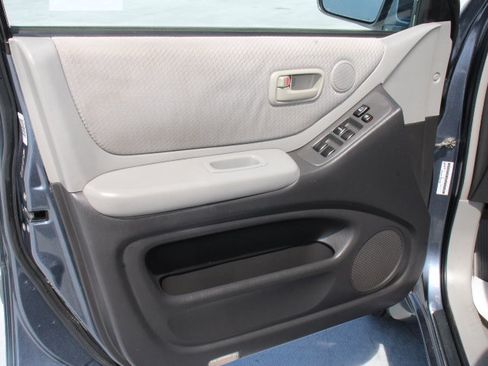 Used 2005 Toyota Highlander V6 FWD image 11