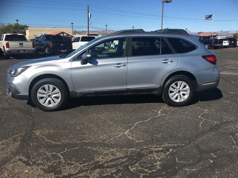 Used 2018 Subaru Outback 2.5i Premium image 5