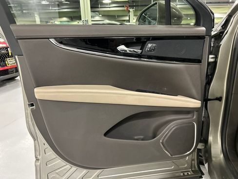 Used 2023 Lincoln Nautilus AWD w/ Premium Package image 9