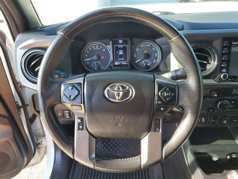 Used 2022 Toyota Tacoma TRD Off-Road w/ Technology Package RWD image 22