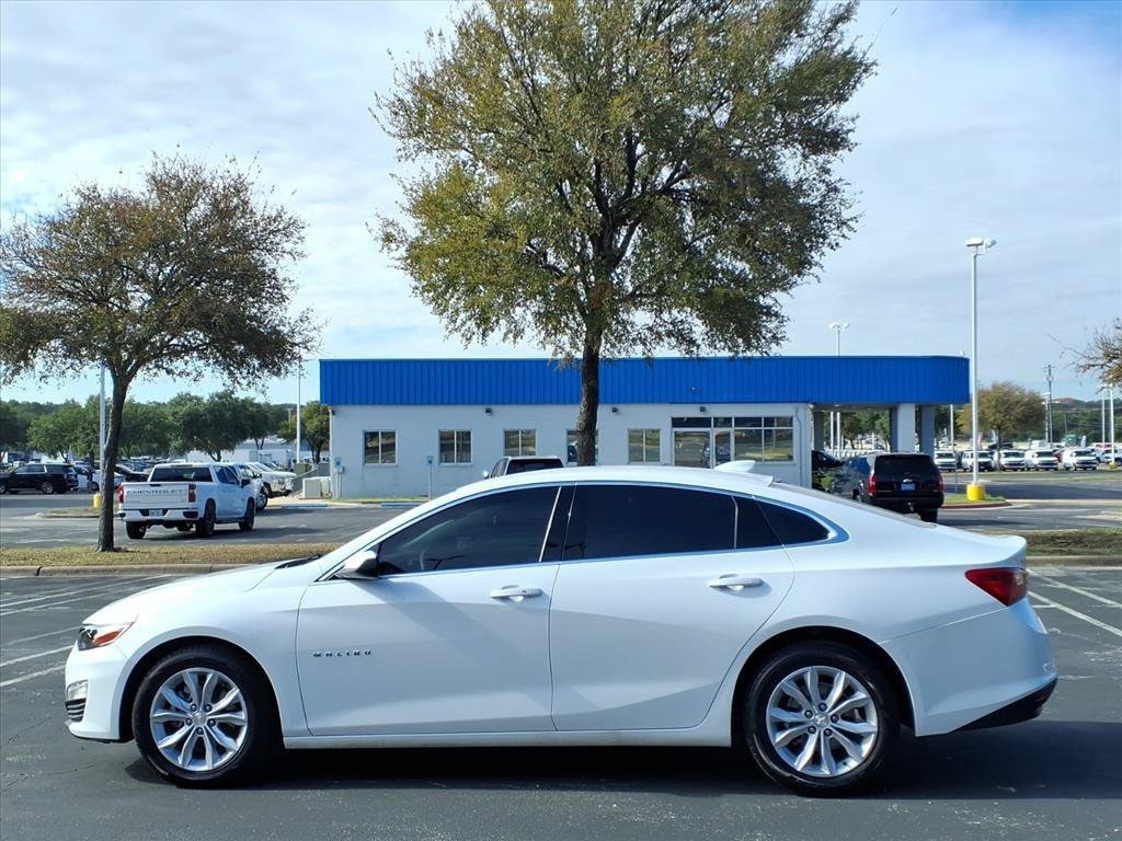 Used 2025 Chevrolet Malibu LT FWD image 9