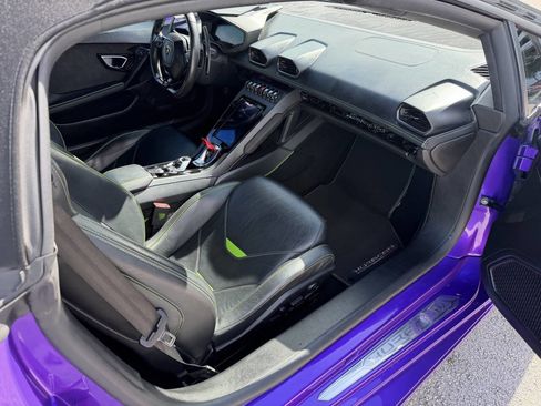 Used 2020 Lamborghini Huracan EVO image 25