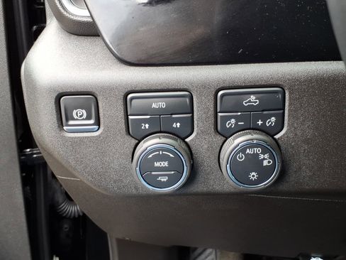 Used 2025 Chevrolet Silverado 1500 LT image 16