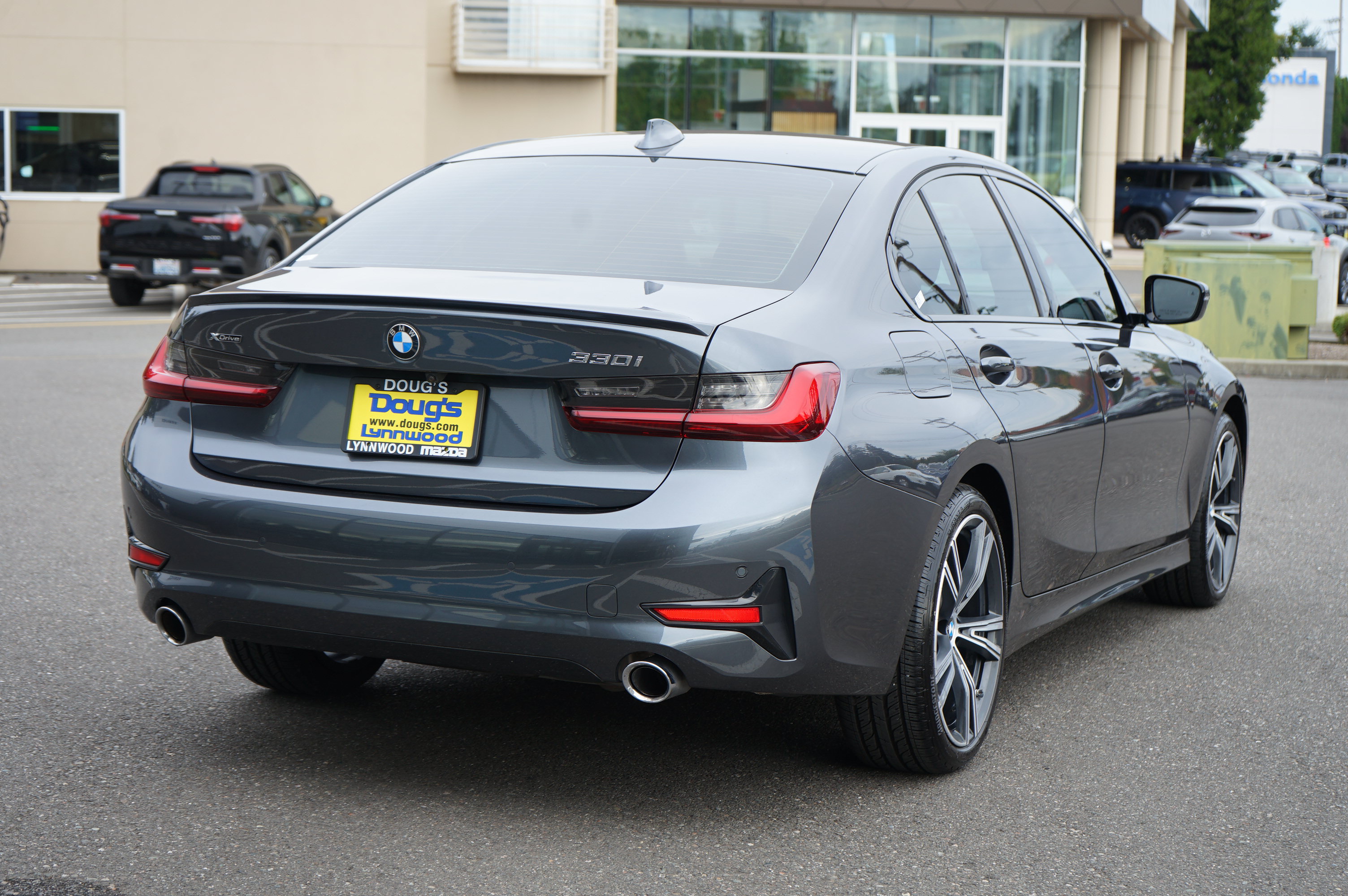 Used 2022 BMW 330i xDrive Sedan w/ Premium Package 2 AWD/4WD image 4