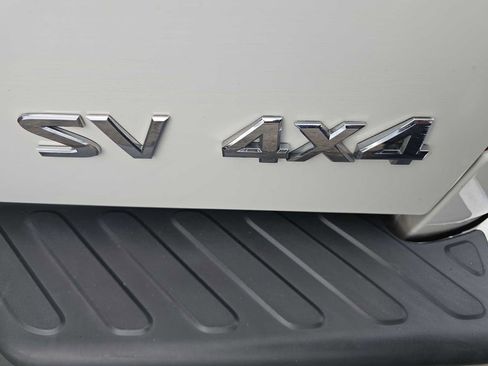 Used 2019 Nissan Frontier SV w/ Value Truck Package AWD/4WD image 4