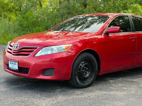Used 2011 Toyota Camry LE FWD image 3