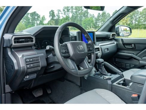Used 2026 Toyota Tacoma SR5 AWD/4WD image 11
