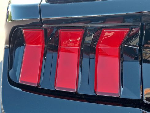 Used 2025 Ford Mustang Premium RWD image 10