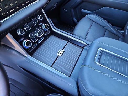 Used 2023 GMC Yukon Denali image 20