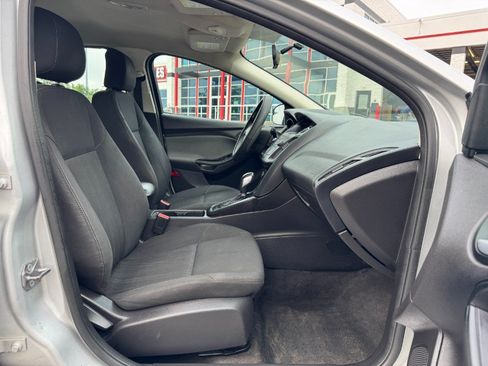 Used 2018 Ford Focus SE FWD image 17