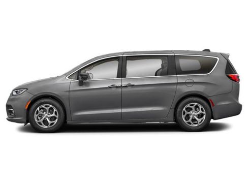 Certified 2025 Chrysler Pacifica Limited FWD image 2