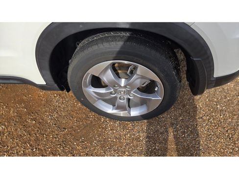 Used 2022 Honda HR-V LX image 9