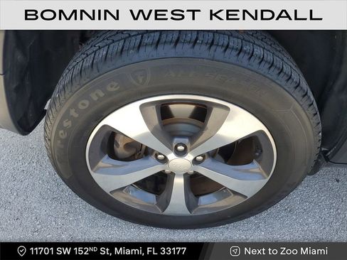 Used 2019 Jeep Cherokee Limited w/ Luxury Group image 9