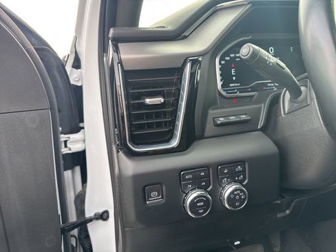 Used 2024 GMC Sierra 2500 Denali w/ Denali Reserve Package image 25