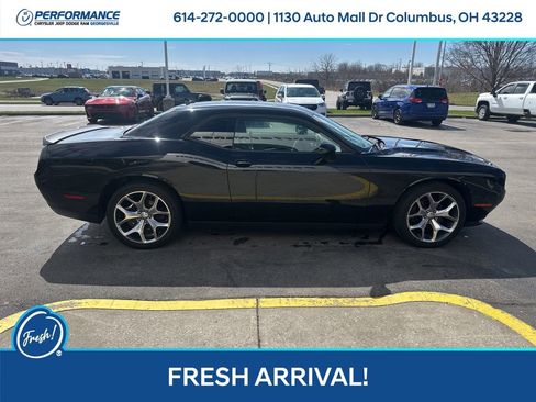 Used 2016 Dodge Challenger SXT Plus image 3