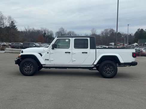 New 2026 Jeep Gladiator Sport AWD/4WD image 6