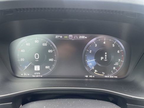 Used 2020 Volvo XC40 T5 Momentum image 27