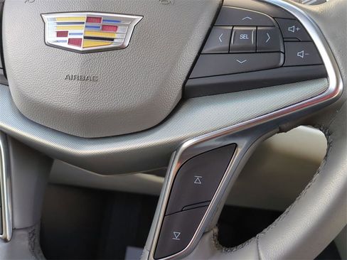 Used 2021 Cadillac XT5 Premium Luxury image 16