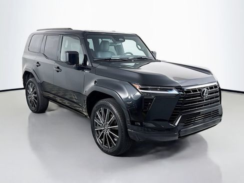 Certified 2026 Lexus GX 550 AWD/4WD image 3