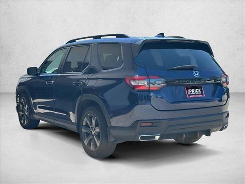 Used 2024 Honda Pilot Sport image 7