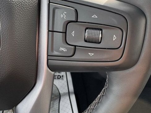 Used 2025 GMC Sierra 1500 Elevation image 28