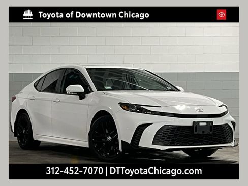 Used 2025 Toyota Camry SE w/ Multimedia Upgrade Package image 1