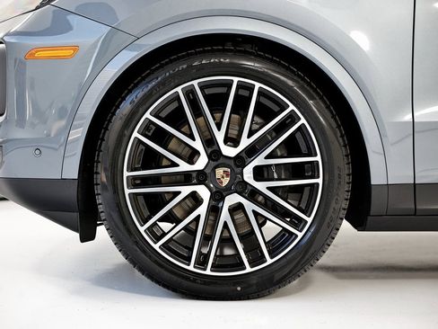 New 2026 Porsche Cayenne image 13