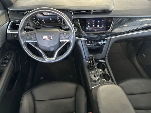 Certified 2025 Cadillac XT6 Premium Luxury image 17